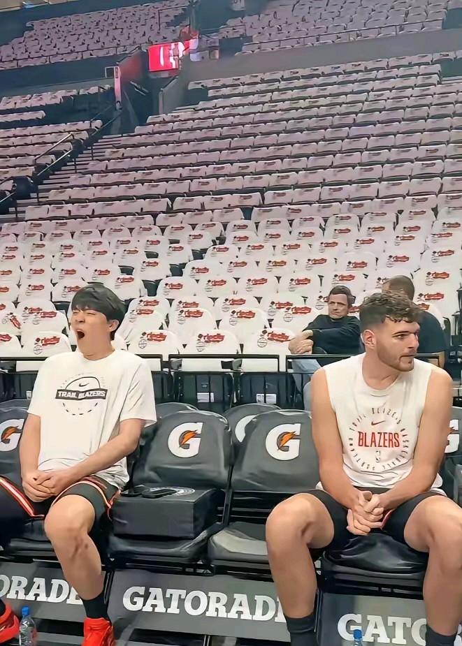 杨瀚森被召回了nba，可是又没有获得上场机会，那为什么要召回呢？杨瀚森现在需要打