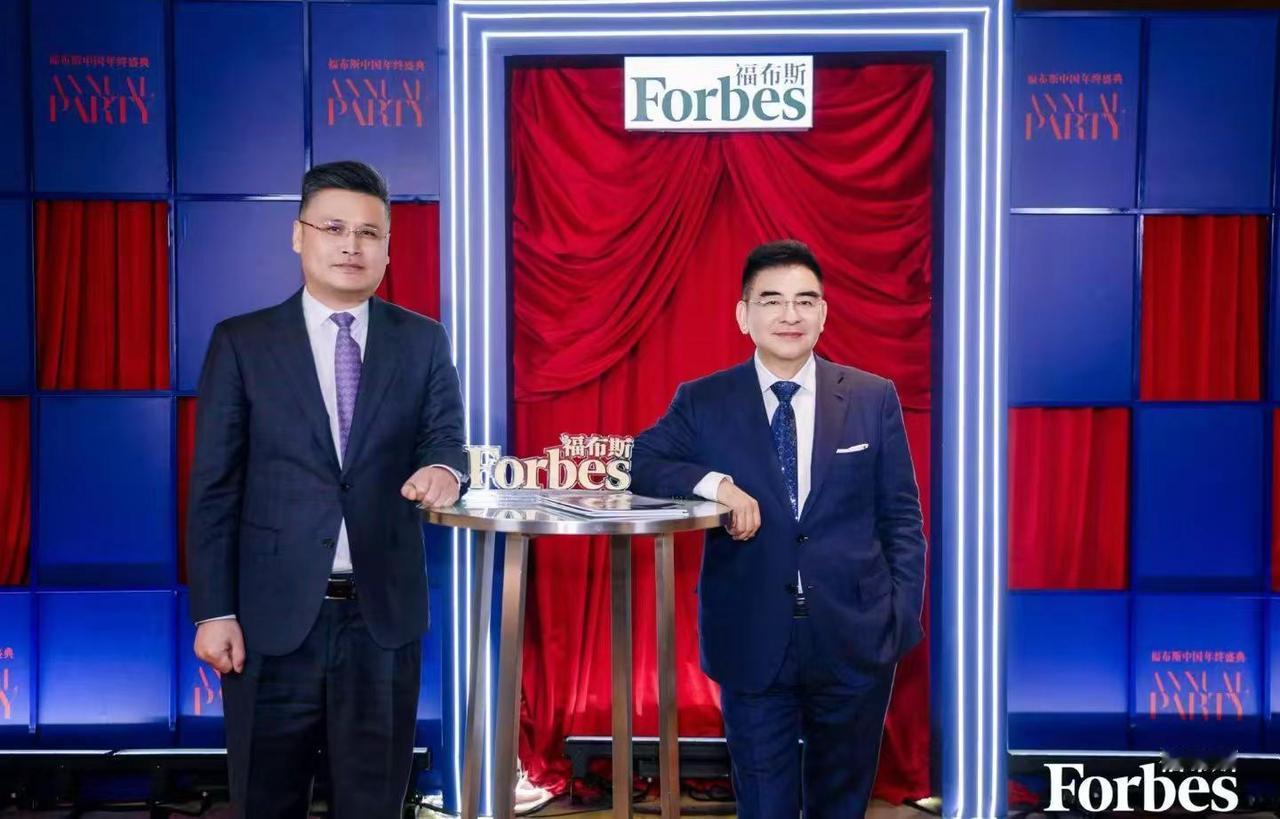 以福布斯之炬，耀企业家征程，怀领袖格局，定天下商局，谋全局者方驭风云。圈层聚势，