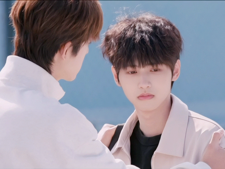 原野上部剧难哄这部剧好哄网剧校服的裙摆 看到原野演陈凡真的忍不住想笑，上部戏在《