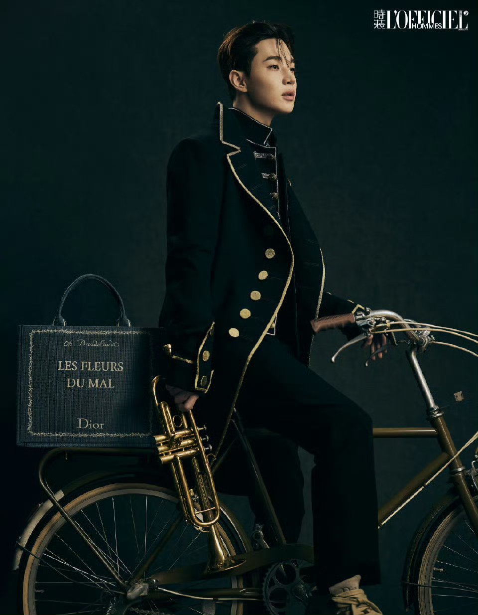 Henry又拿起小号了不管过多久，他一吹小号，还是那个眼里有光的少年！ 