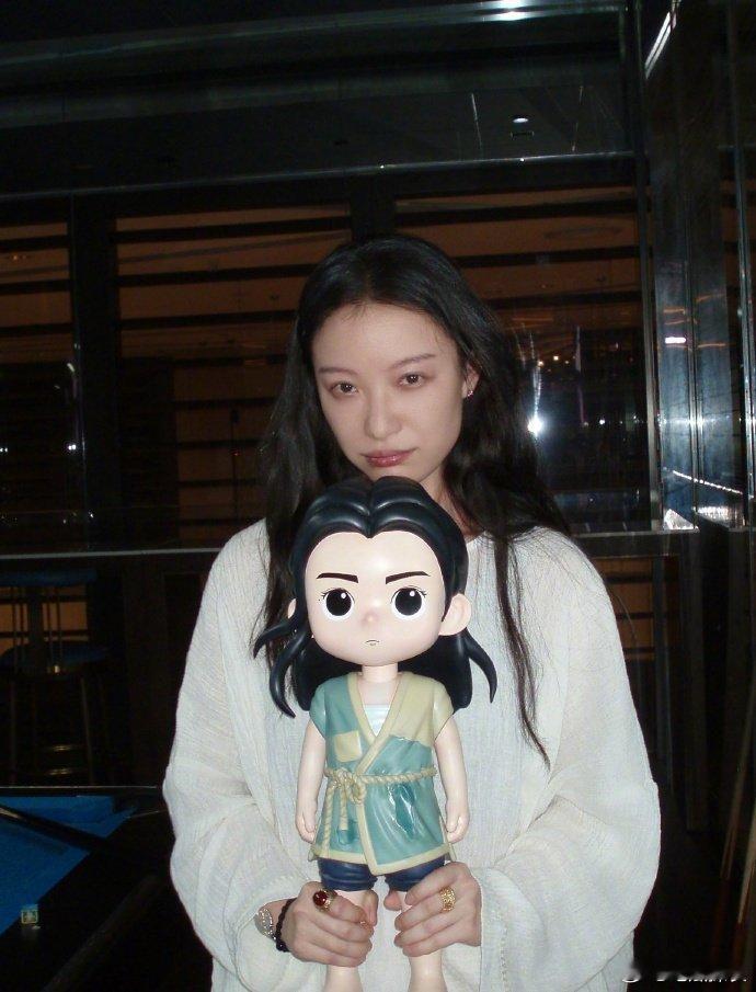 倪妮37岁生日发文倪妮生日晒照生日氛围组上线！倪妮37岁生日发文“你好阿花，我是