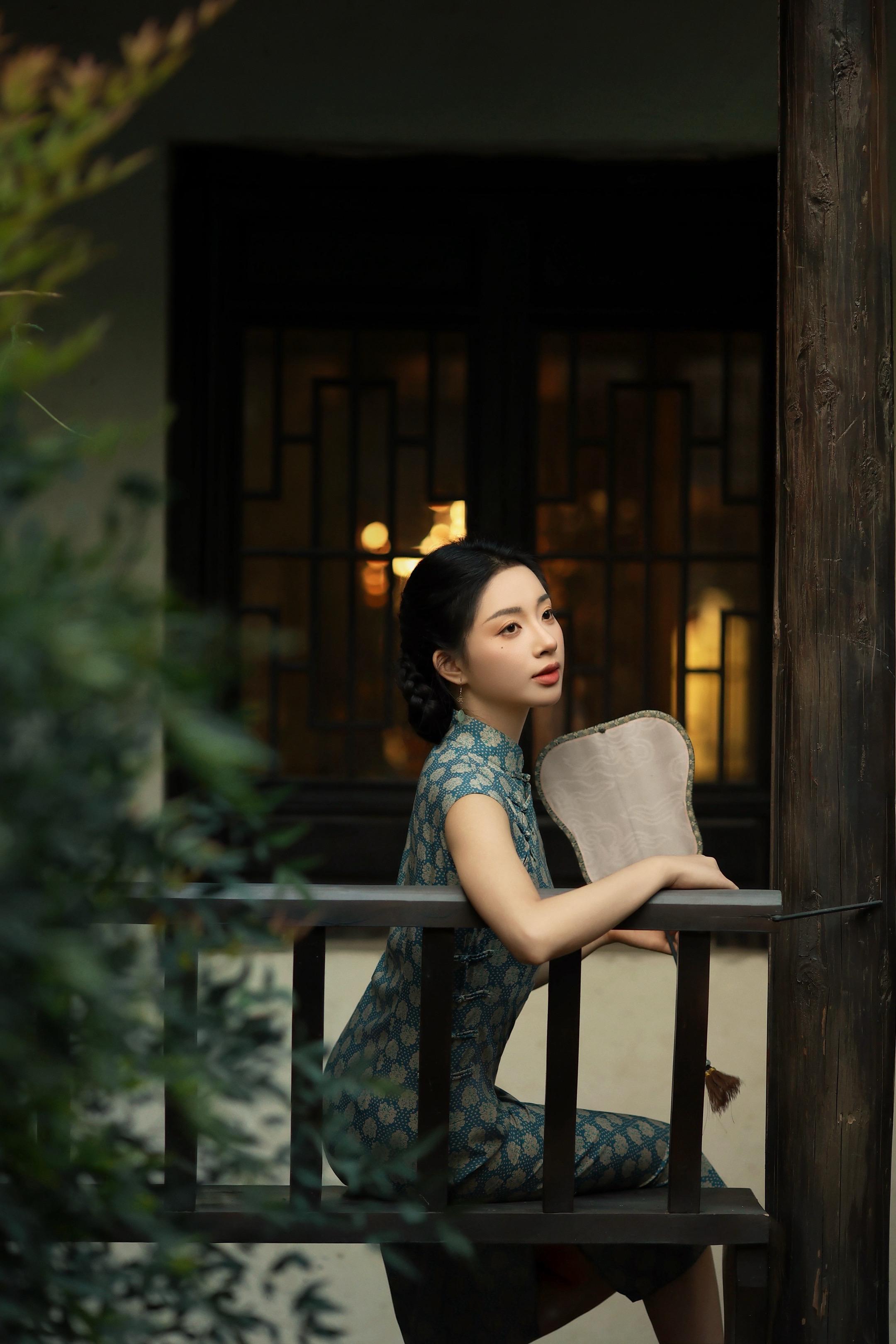 一袭旗袍，一梦芳华。