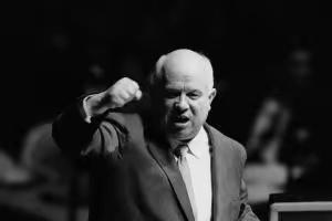 苏联，生是中国的老师，苏联，死也是中国的大体老师，苏联，对中国的贡献不是一般大！