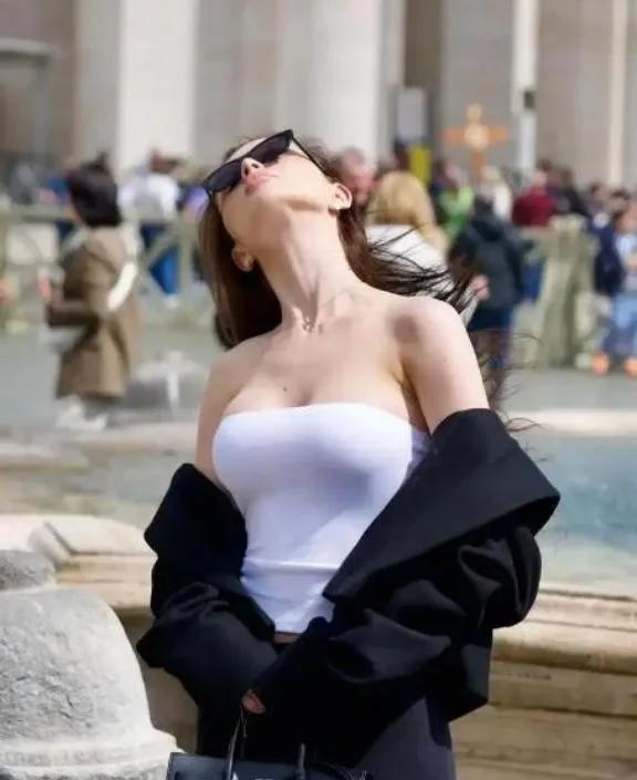 昨天刷到一位德国华人的话，挺堵心的。

他说，欧洲人讨厌中国人，原因很简单——街