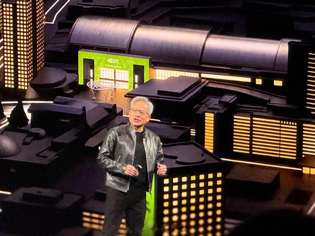 今年是CUDA的二十周年。CUDA正是英伟达护城河的核心逻辑。二十年前，英伟达押