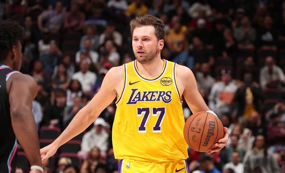 NBA常规赛，湖人今日客场134-126战胜热火。本场比赛，湖人球星东契奇打出统