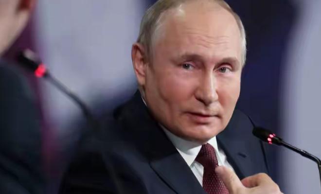 从国家视角看，最理想的状态是:京子不能输，泽子不能倒。朗子要挺住，川子你别跑。