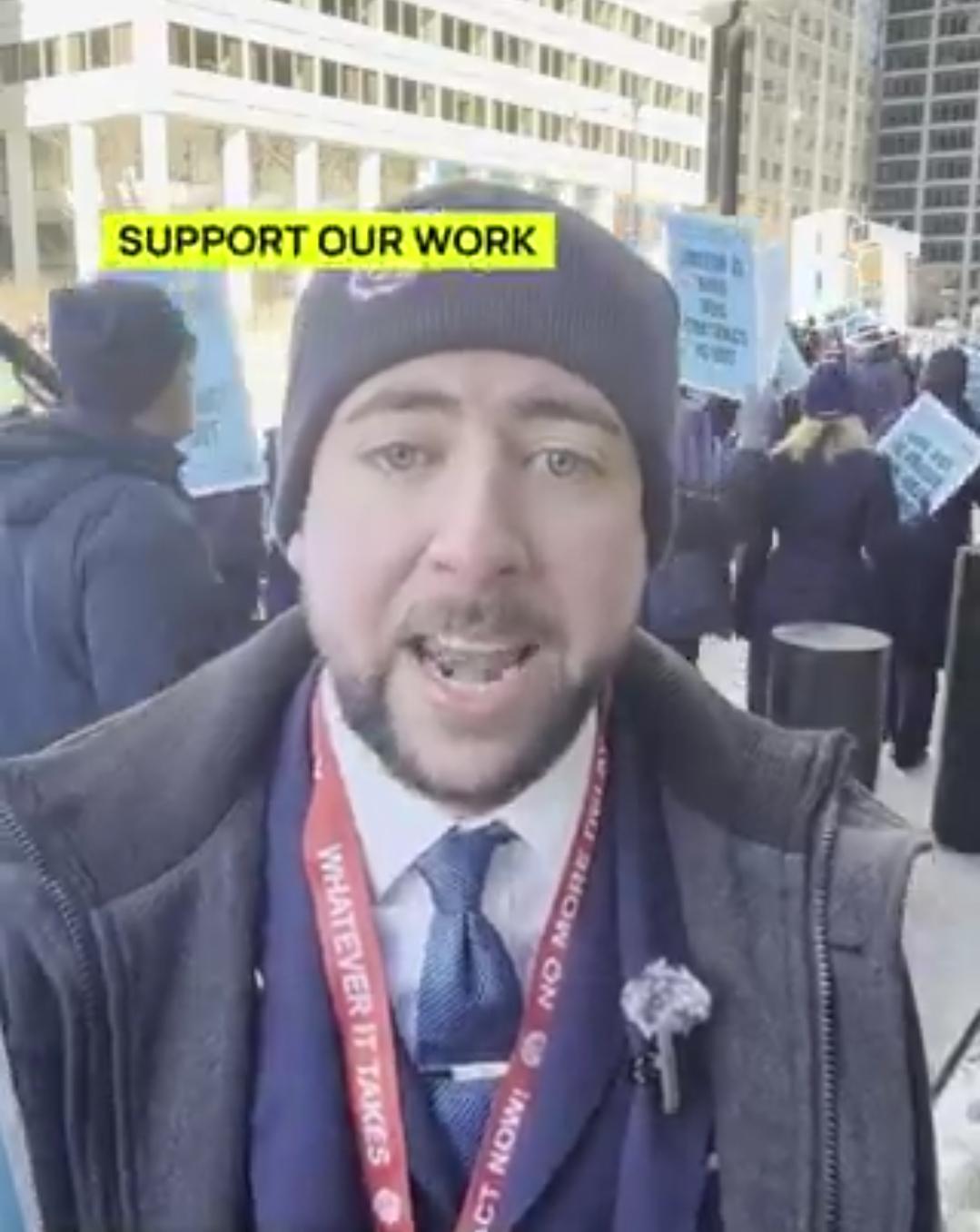 新闻快讯——“这个国家的企业贪婪已经失控。”
 
美国联合航空公司（美联航）乘务