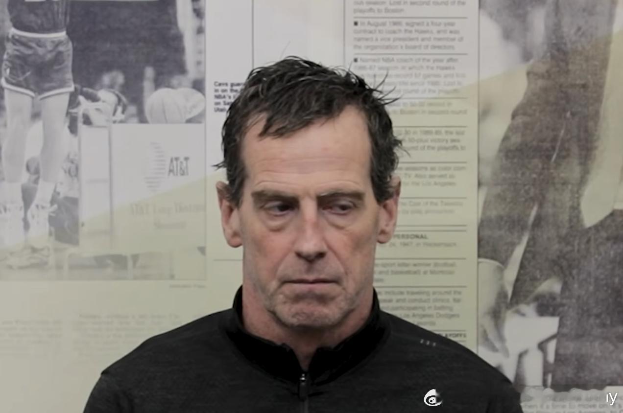 阿特金森：托布今天参加了四对四和五对五对抗。所以他的情况朝着明天可以出战的方向发