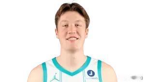 都说季后赛才是检验巨星的舞台，这话一点不假，黄蜂队的新秀克尼普尔常规赛被吹的天花