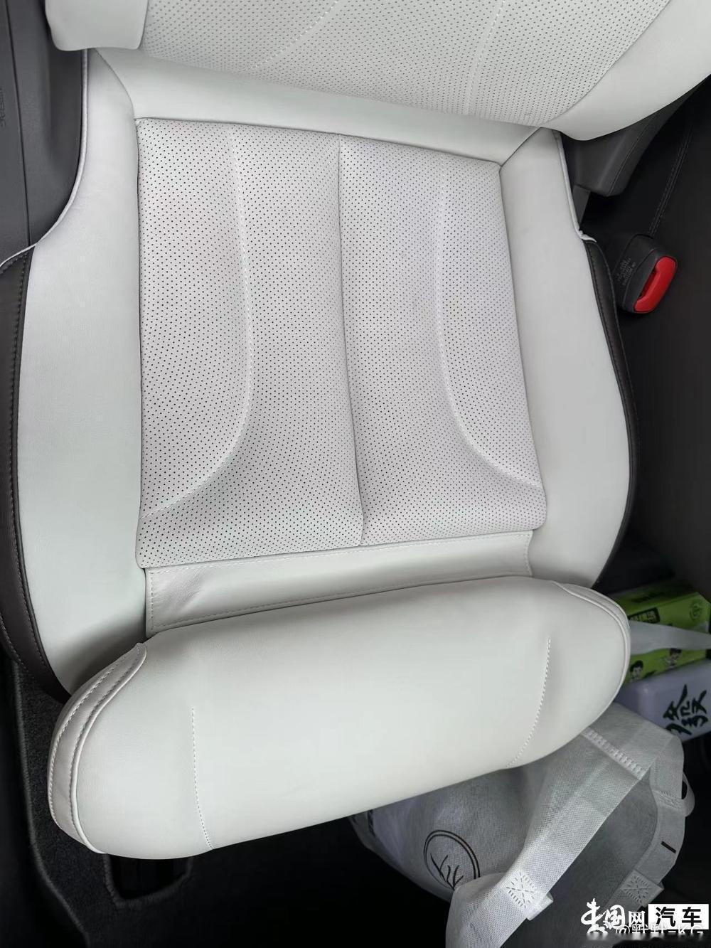 智己之前提供过智己L6试驾车，我当时在出差，一直没有开的上。这是一台我非常非常喜