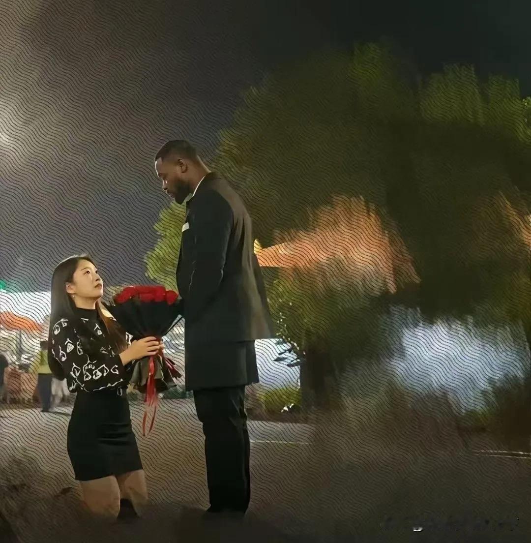 我真的理解不了为啥会有这么多的中国女人喜欢和迷恋国外的黑人？是因为他们太有钱了吗