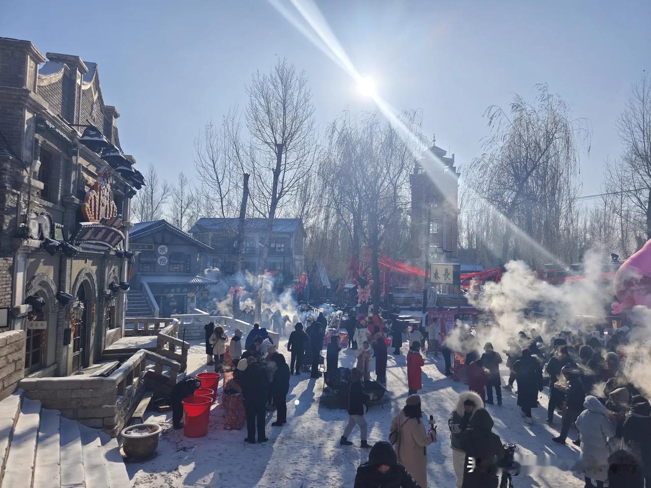 冬日生活打卡季这个周日（12月15日），莲花岛冰雪年俗文化节又要开始了，百锅炖年