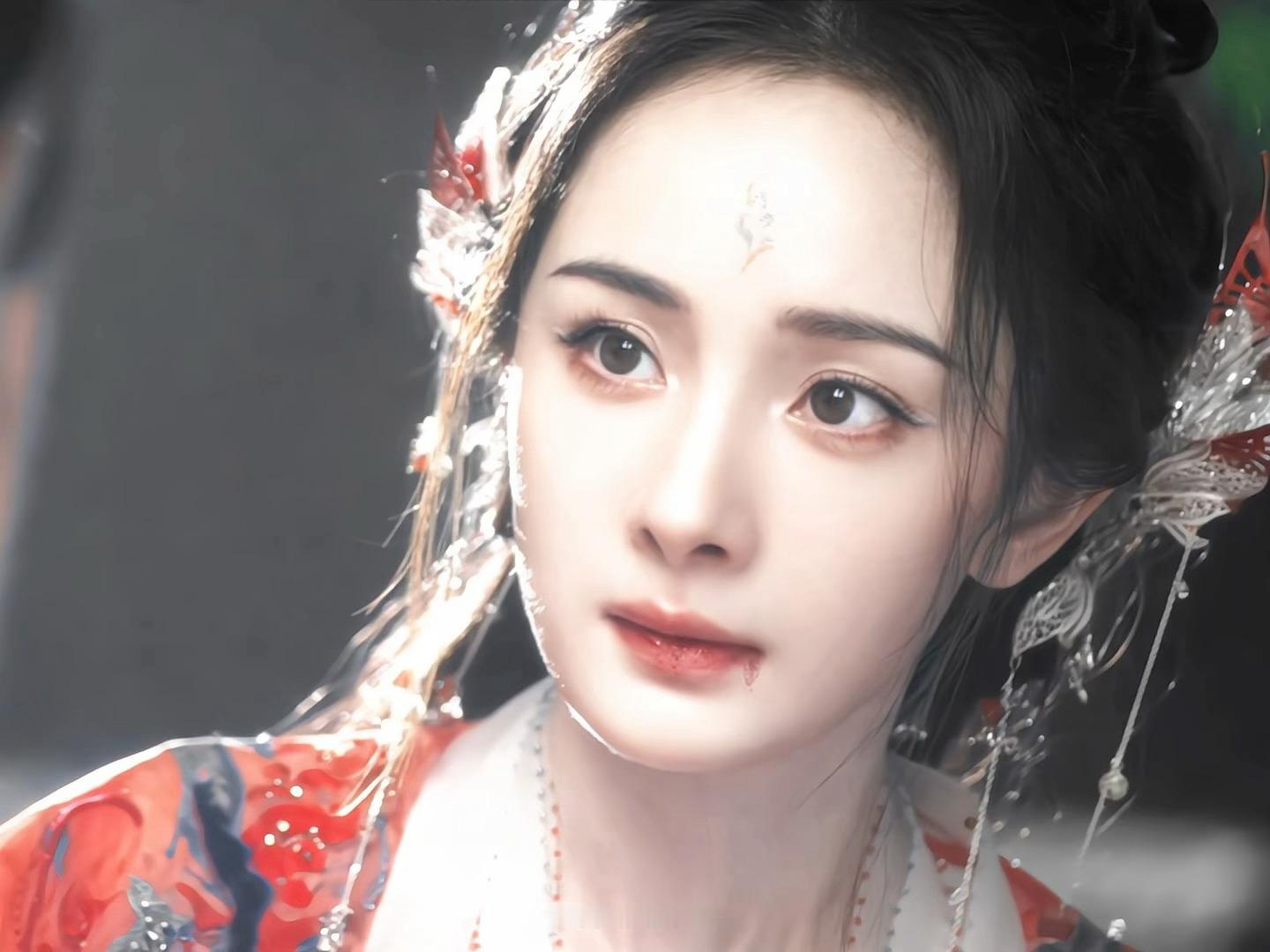 杨幂 红红有一双爱人的眼睛[心] ​​​