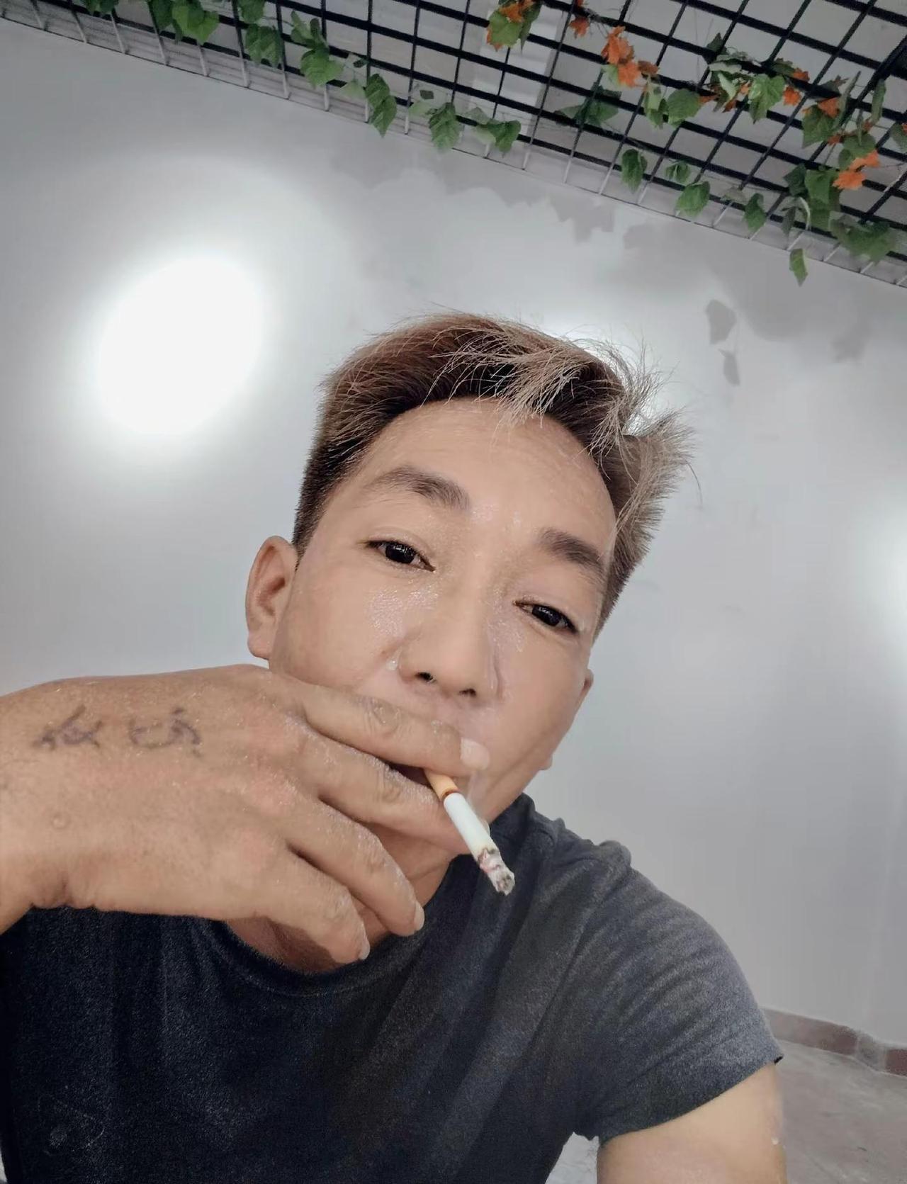 我从不睇在别人的这些，我体会的是我家庭我的能力一手之秘。