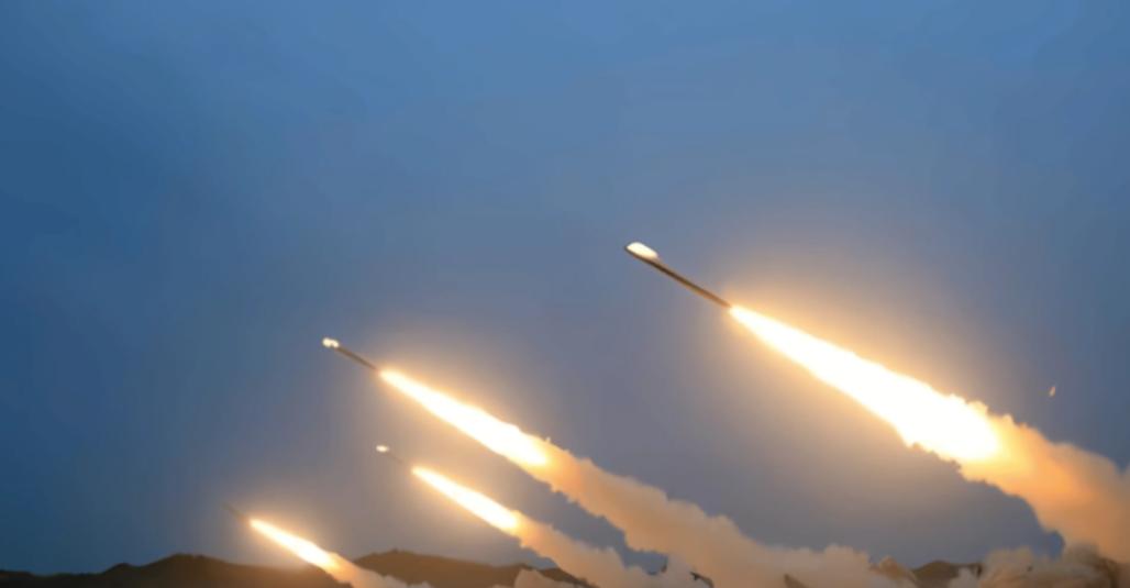 既然开打了，就别想什么“点到为止”！中日之间没有平局，只有生与死，我们不会给右翼