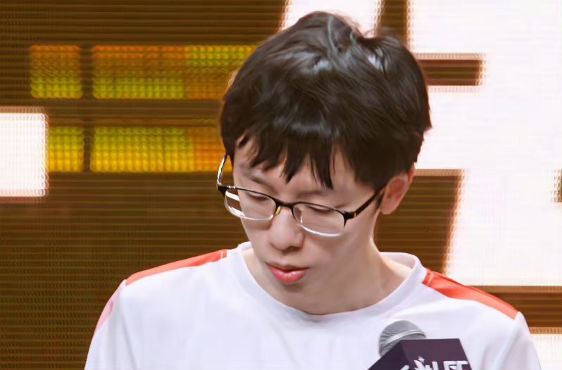 #英雄联盟[超话]##smlz获得传奇杯FMVP#恭喜马哥！！这就是韩金量吗[泪
