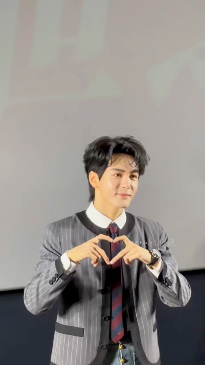 曾舜晞你别太宠啦！饭撒到位了曾舜晞：都不白来噢！曾舜晞见面会上班路透曾舜晞个人见