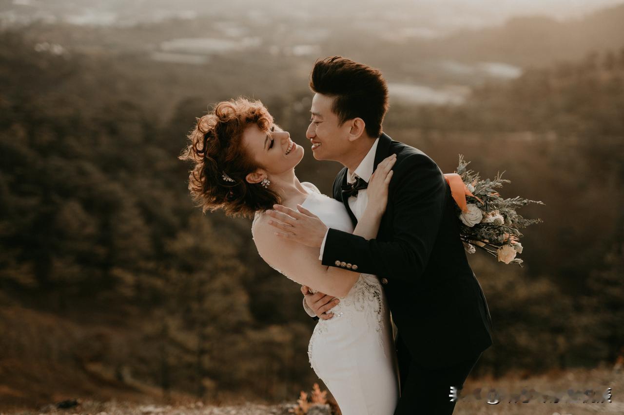 为什么有那么多男人，沉迷婚外感情无法自拔？我带你揭秘这的背后原因。
 
大部分人