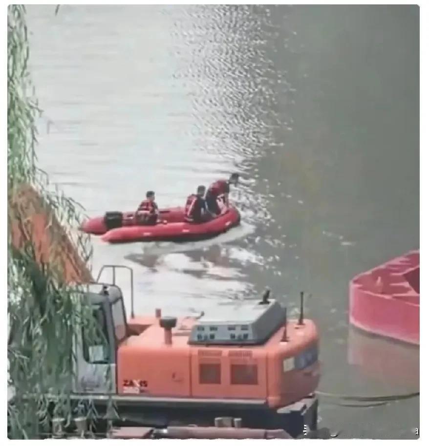 跳河新郎那事儿，
我悟明白了3个道理！
第一：再爱一个女人，也要看她值不值掏空父