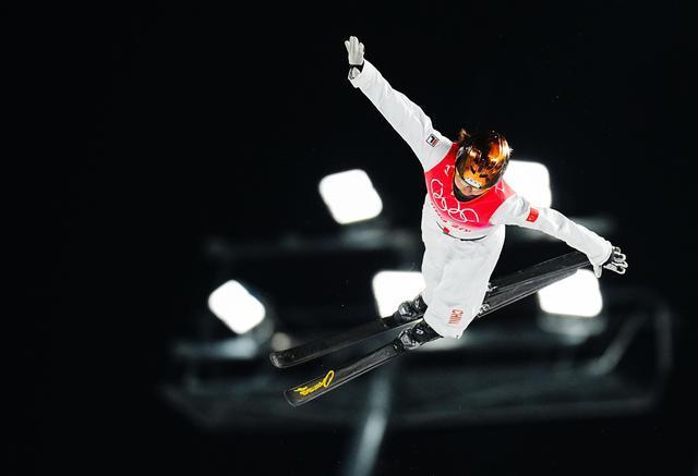 大年初二，米兰冬奥会中国军团夺金日!
冰壶
中国女队生死战（16:05）
中国 