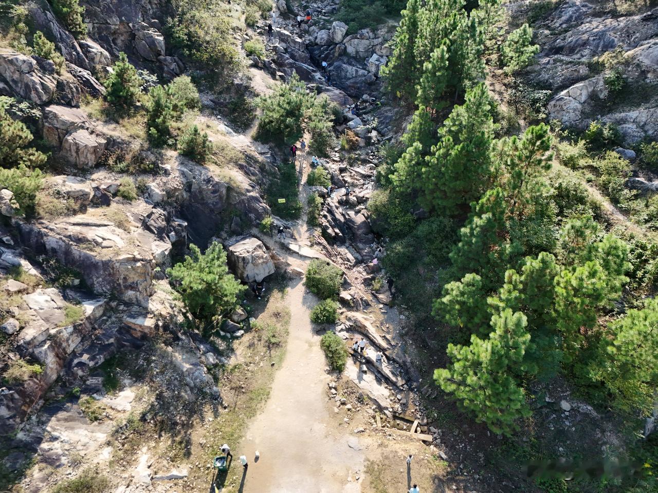 🍂 蚌埠涂山脚下，石榴红了！杜郢村国庆很热闹

沿着涂山犀牛峰峡谷一路向前，山