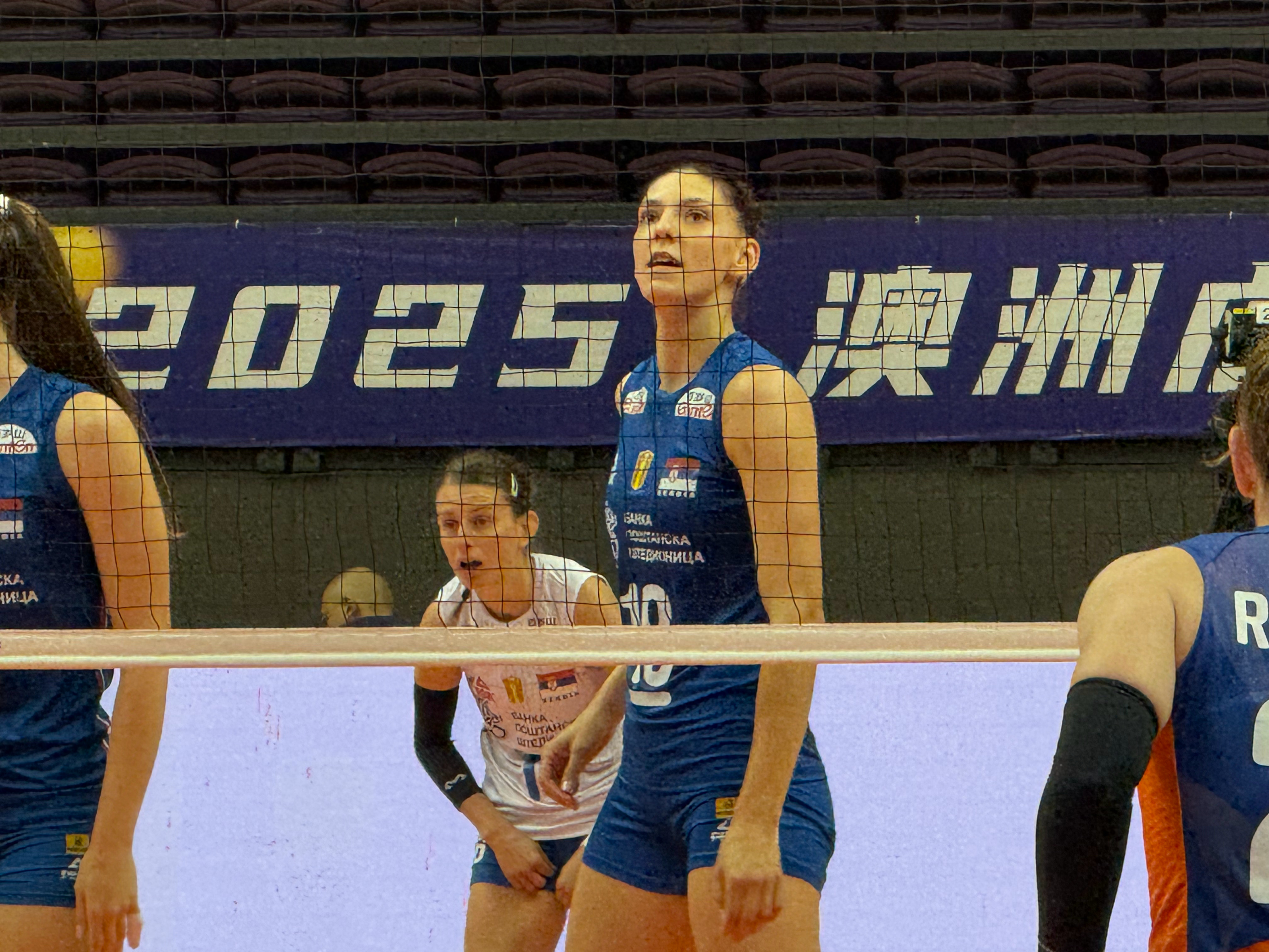 2025年深圳女排精英赛冠军赛塞尔维亚女排vs荷兰女排第二局：25-20大比分：