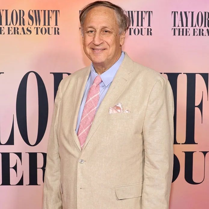 🎦AMC 院线首席执行官Adam Aron谈到霉霉Taylor Swift为玩