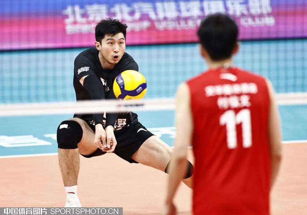 新年开工第一天，有男排联赛：15:30   辽宁vs广东、云南vs河南、福建vs