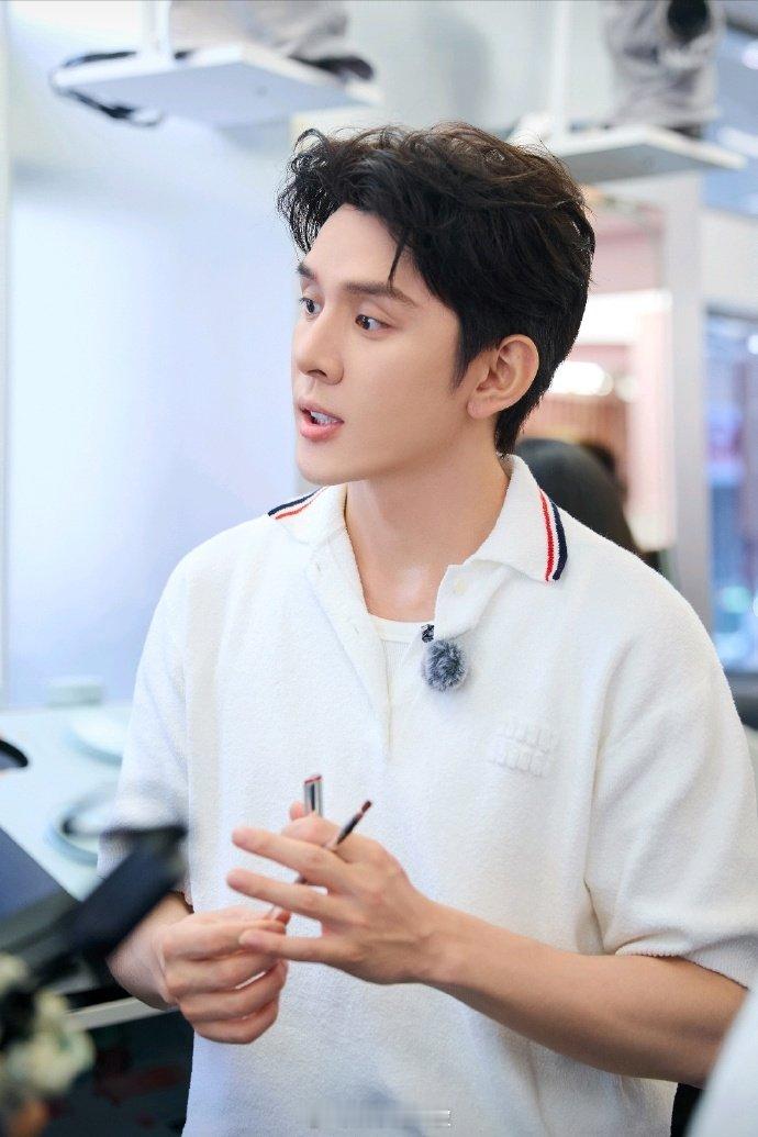 巴黎合伙人收官《巴黎合伙人》收官虽到，但 “颜 YANLAB” 的脚步没停！看赵