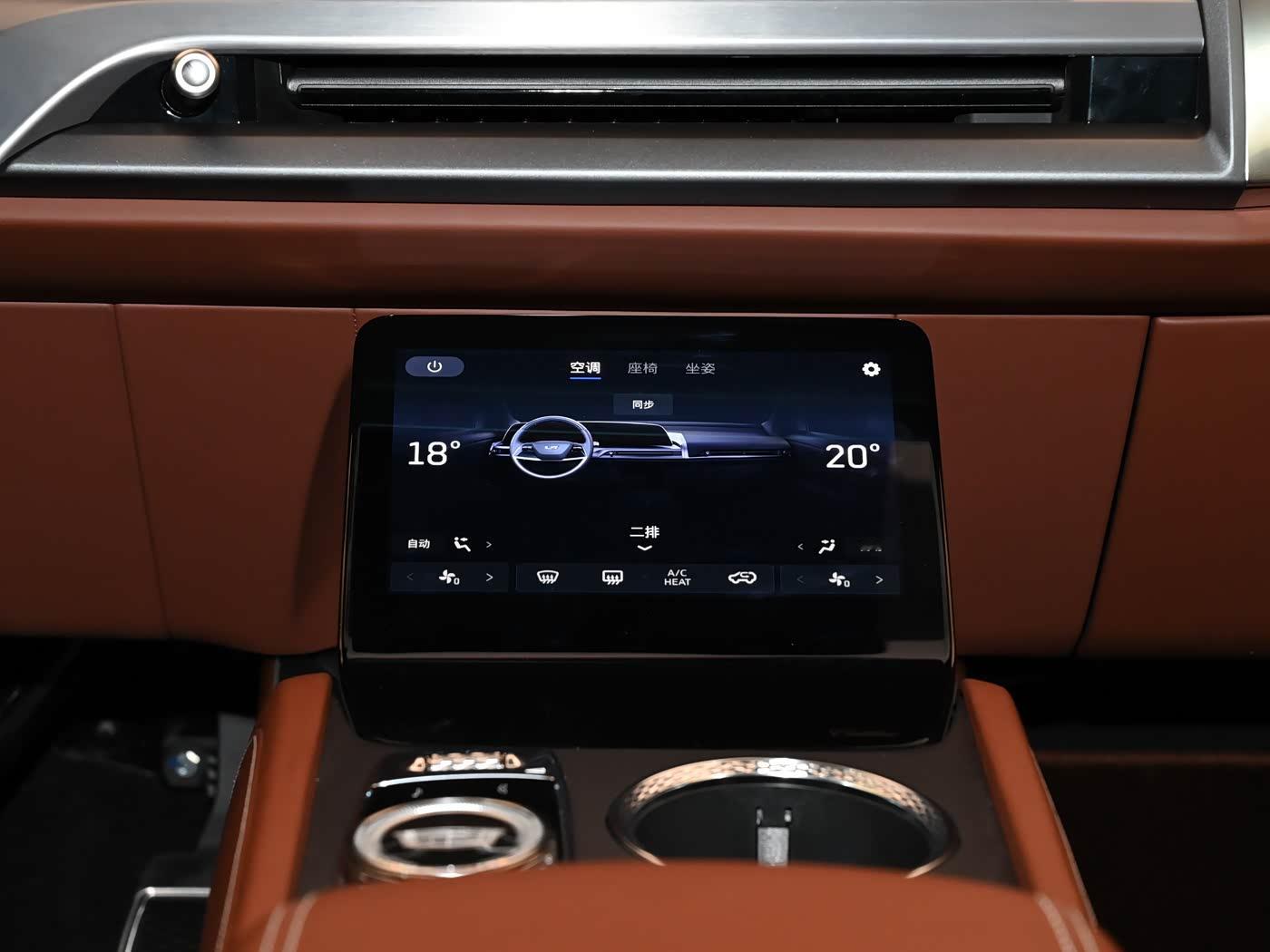 凯迪拉克凯威德，大型纯电SUV，接近47万，你会选择国产还是凯迪拉克？ 