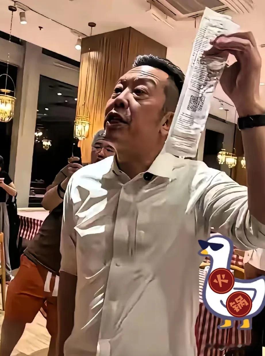 西贝餐饮的危机，
真的是闹得越来越大了。
西贝前员工曝光，2023年入职西贝后，