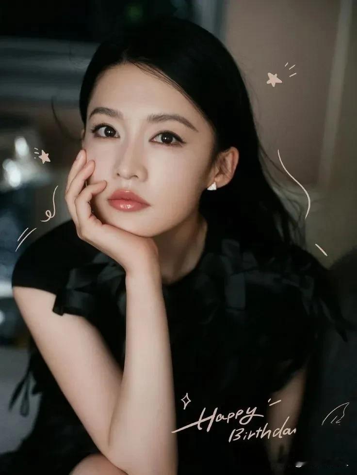 已经分不清李一桐，白鹿，李沁了[泪奔]
谁能分的清？
内娱女星图鉴 分享美丽女神