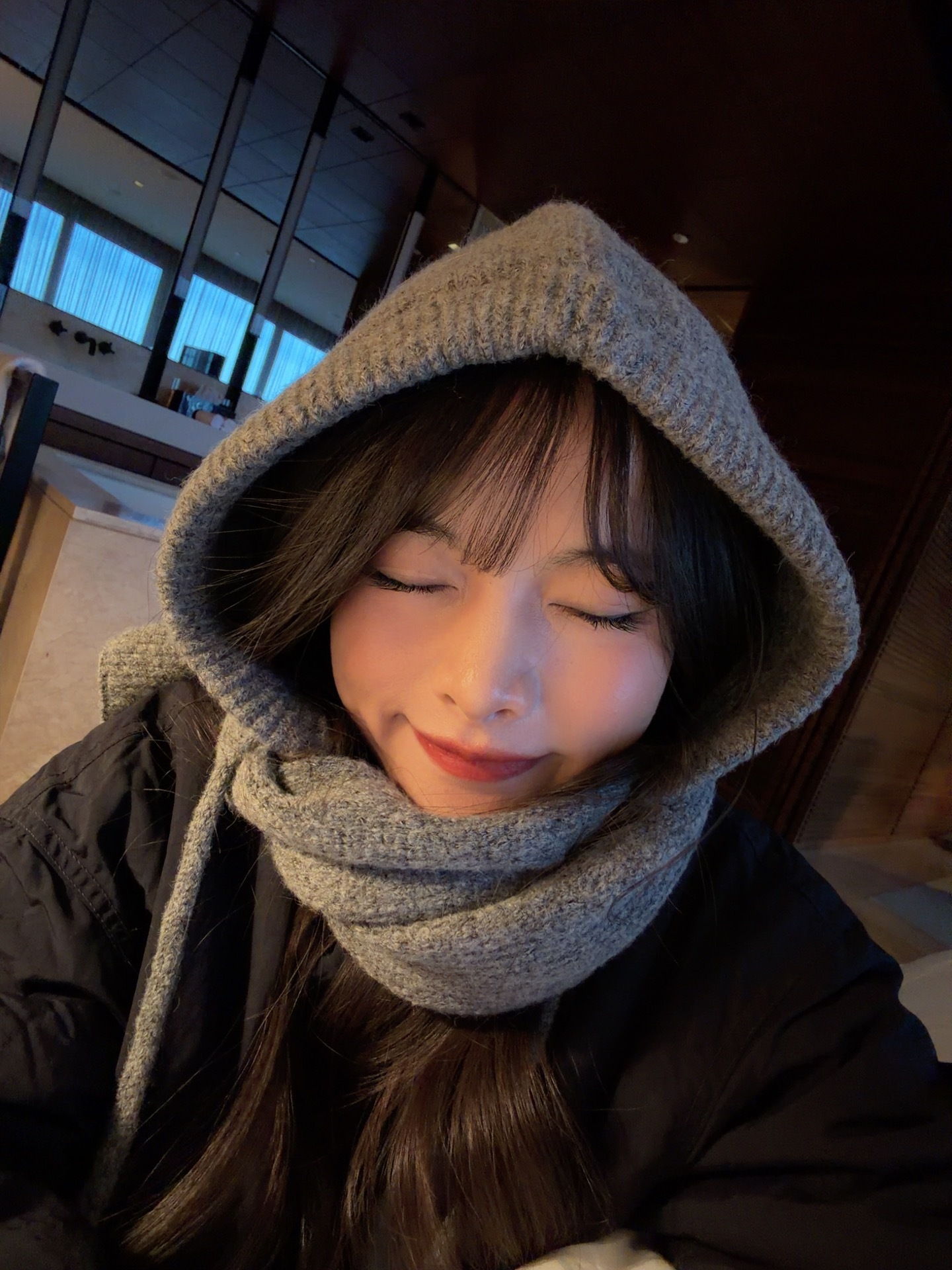 去年买的巴拉克拉法帽吊牌都还没摘😅今年早早拿出来带上～谁懂这裹的严严实实的幸福