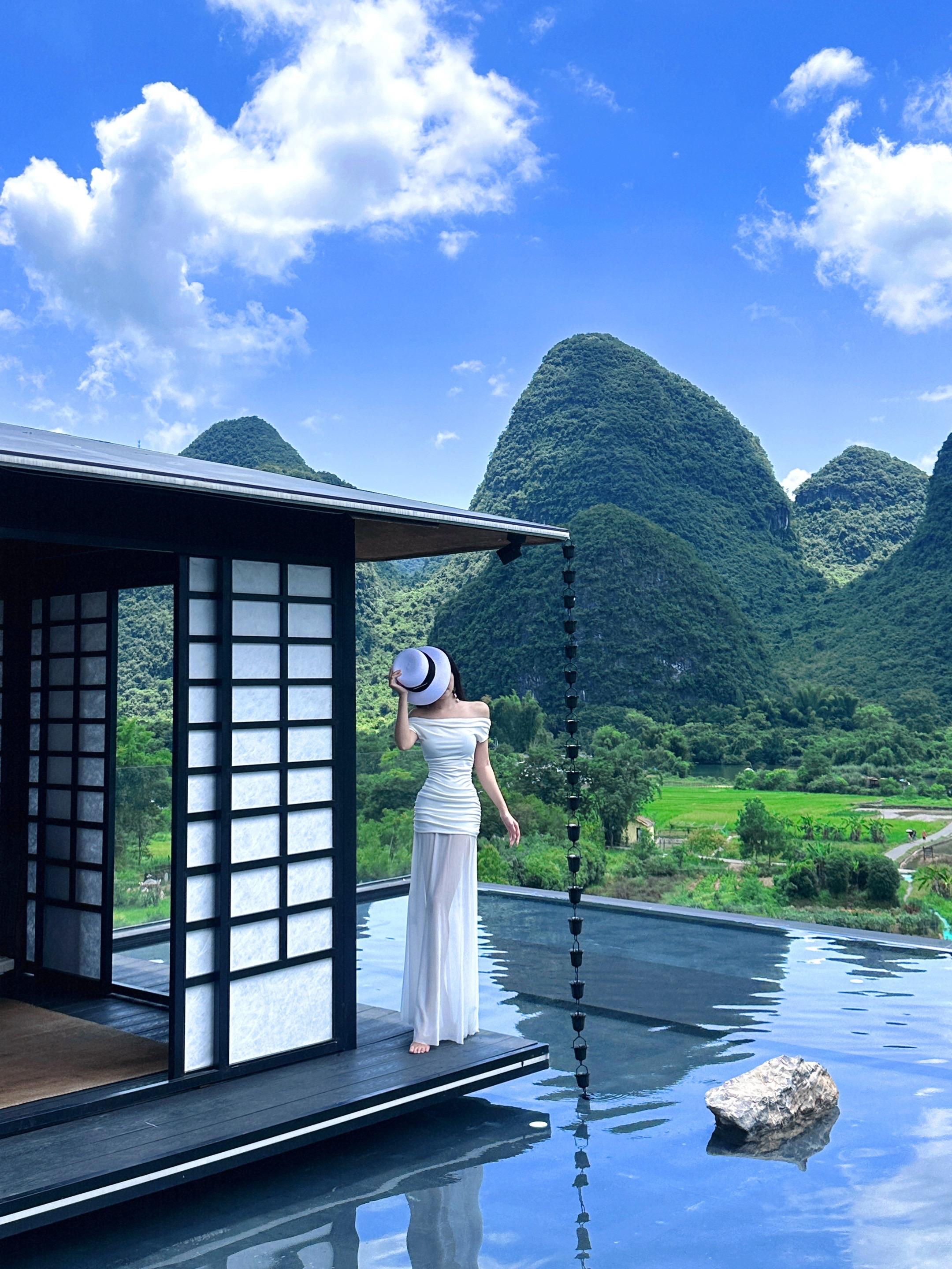 阳朔神仙下午茶！🏞山水画里惬意 把下午茶搬进「山水艺术馆」水墨画里吃甜品～