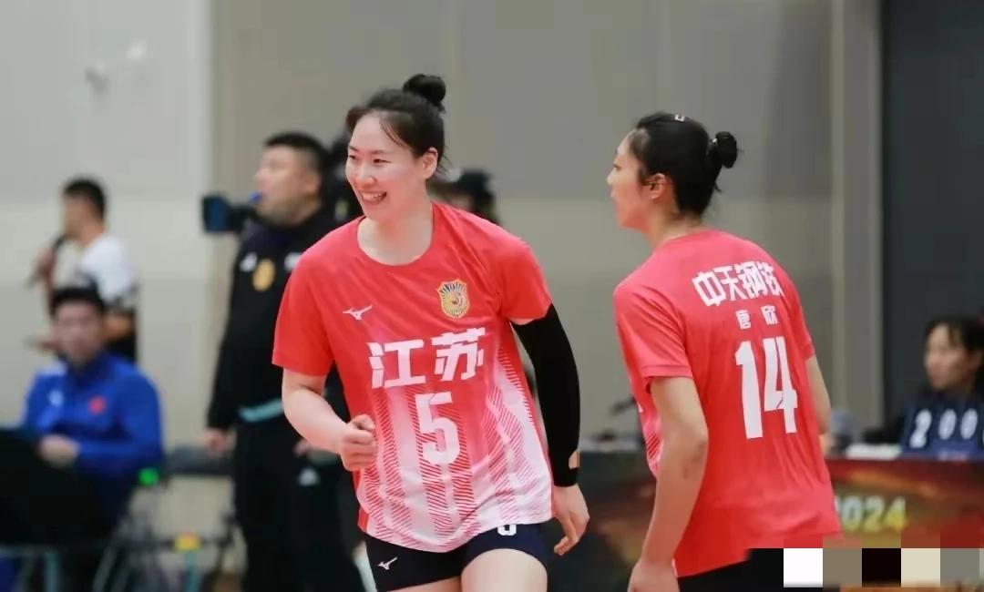 女排冠军赛最佳阵容：
最佳主攻：吴晗、仲慧
最佳副攻：万子玥、陈厚宇
最佳接应：