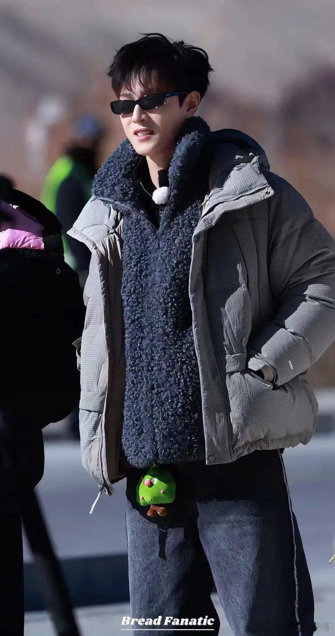 这个李昀锐又自带广去跑男啦！清风强势助力奔跑吧天路篇好爱这个代言人吧 