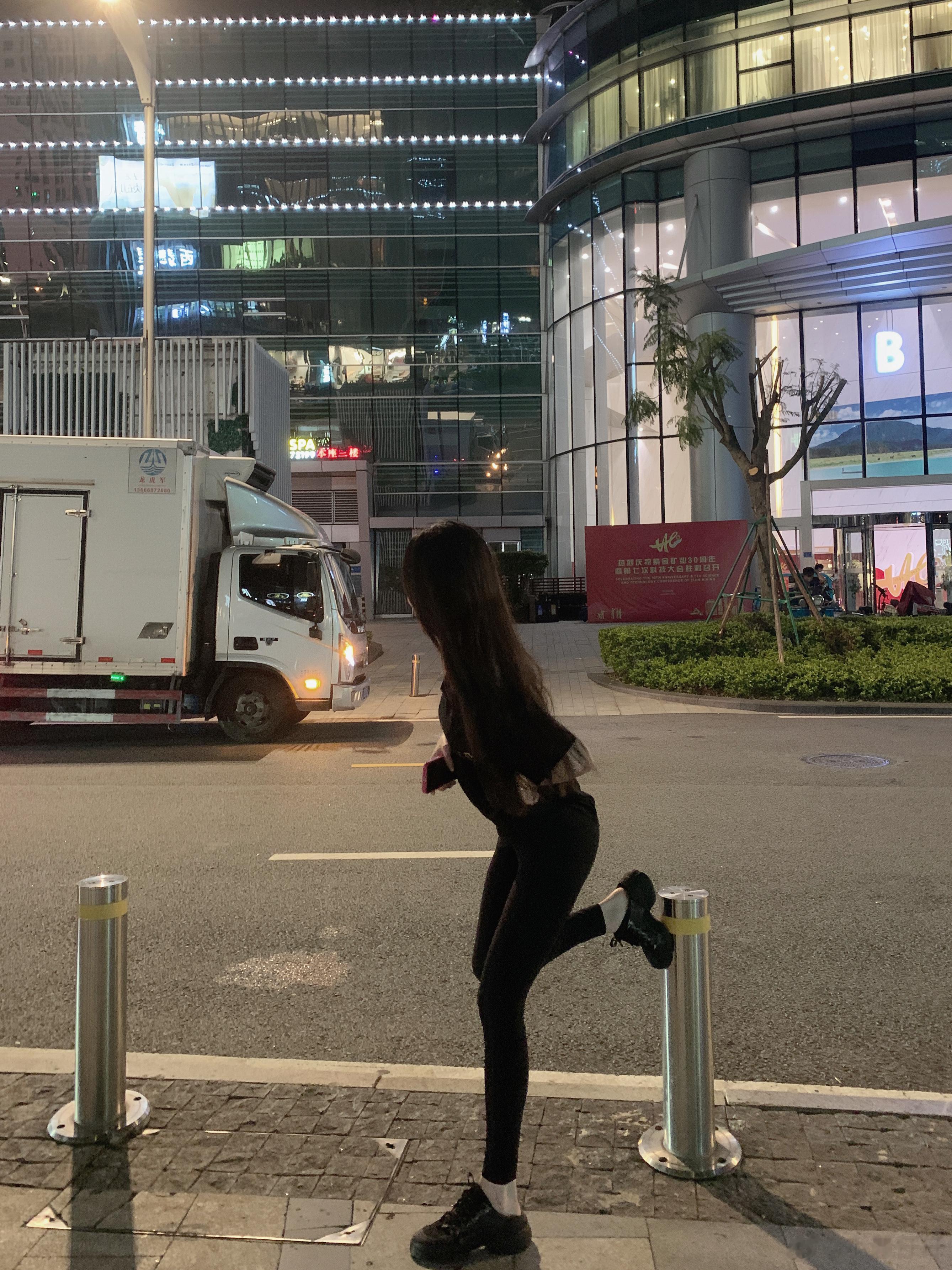 又想与世隔绝一段时间了[微笑][微笑][微笑] ​​​