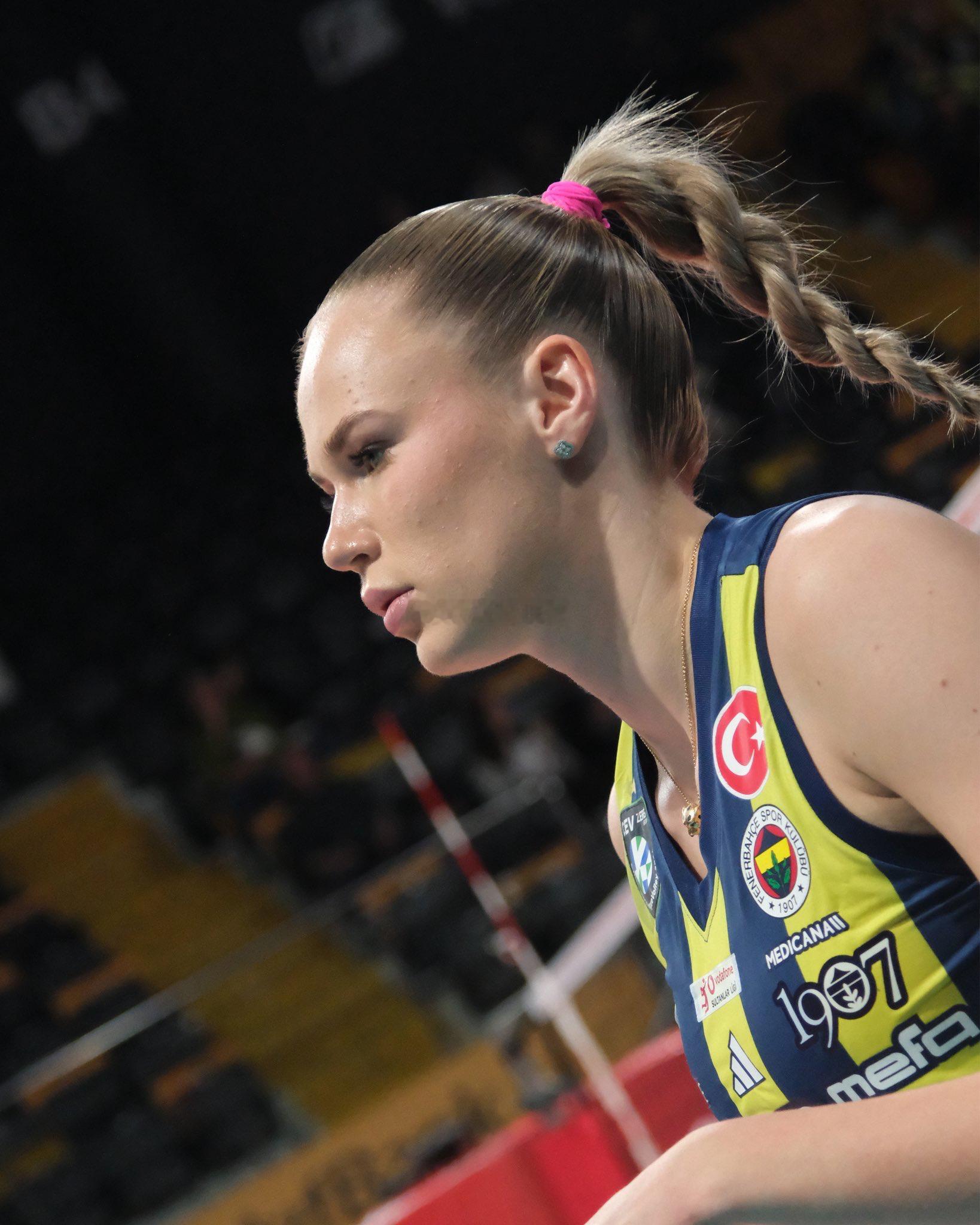 2025-2026土耳其女排超级联赛冠亚军决赛第四回合费内巴切3-2瓦基弗银行费