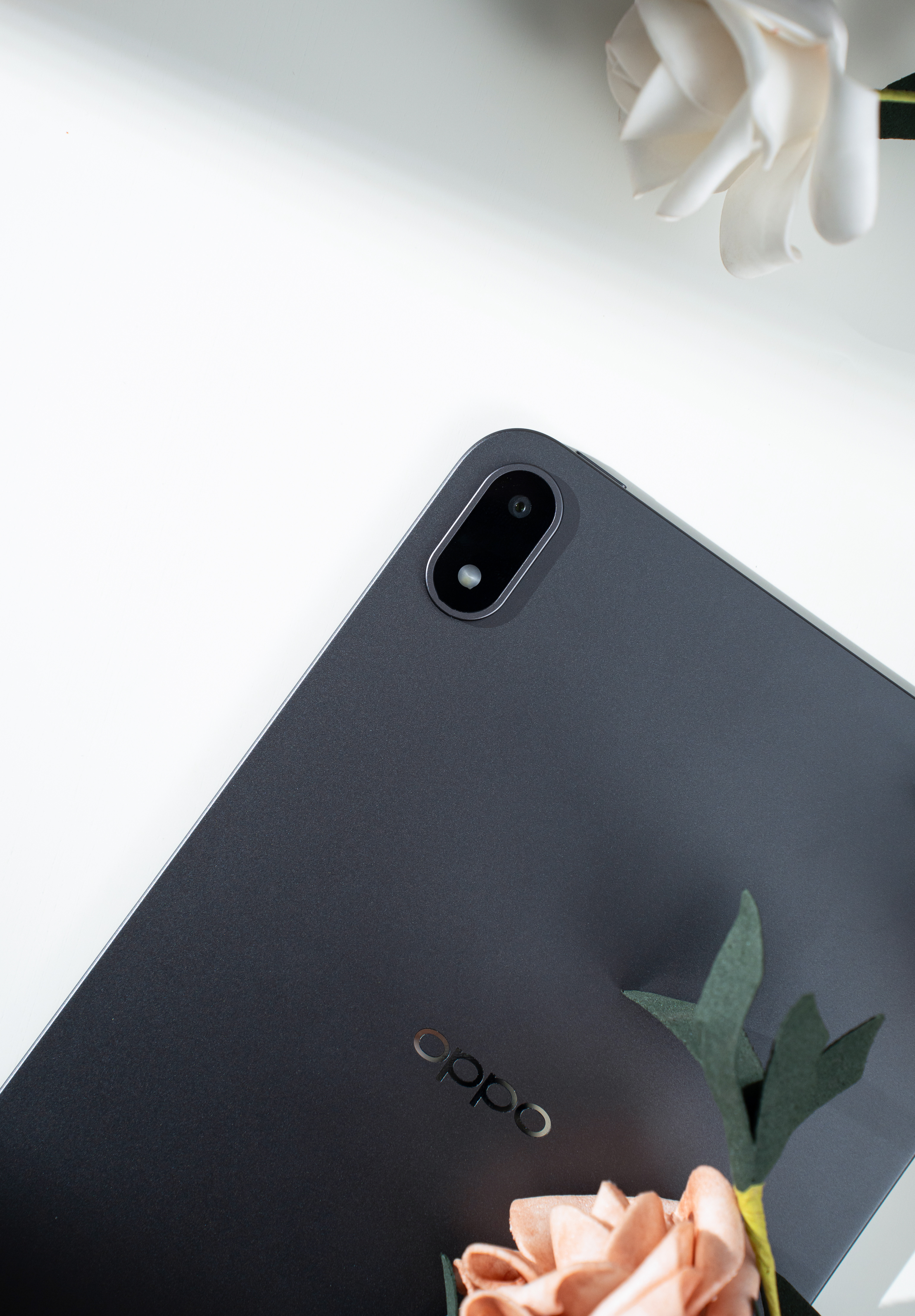 OPPO Pad Mini「深空灰」图赏深空灰，是永远不会出错的那一个。8.8英