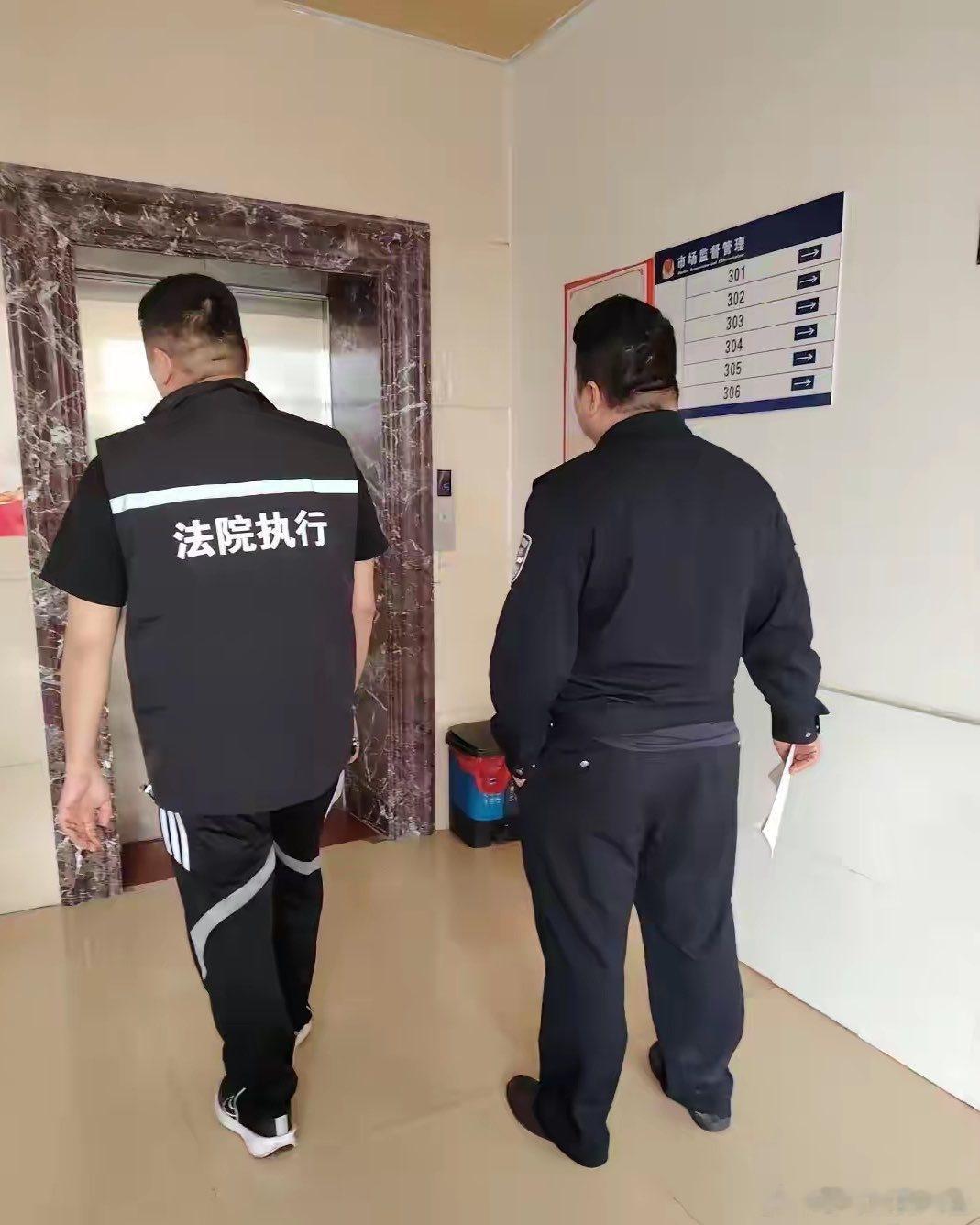 现在欠钱的人越来越多了，但奇怪的是，欠钱的人反而不怕被起诉了，到底怎么回事，真相