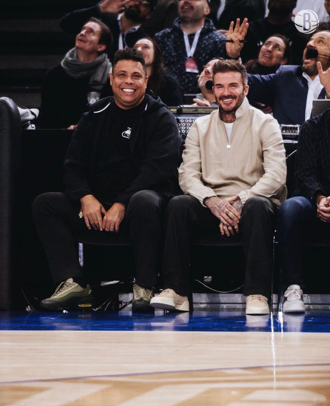 众星云集！足坛名宿大罗&贝克汉姆、现役巨星姆巴佩，NBA名宿帕克观战巴黎赛！ #