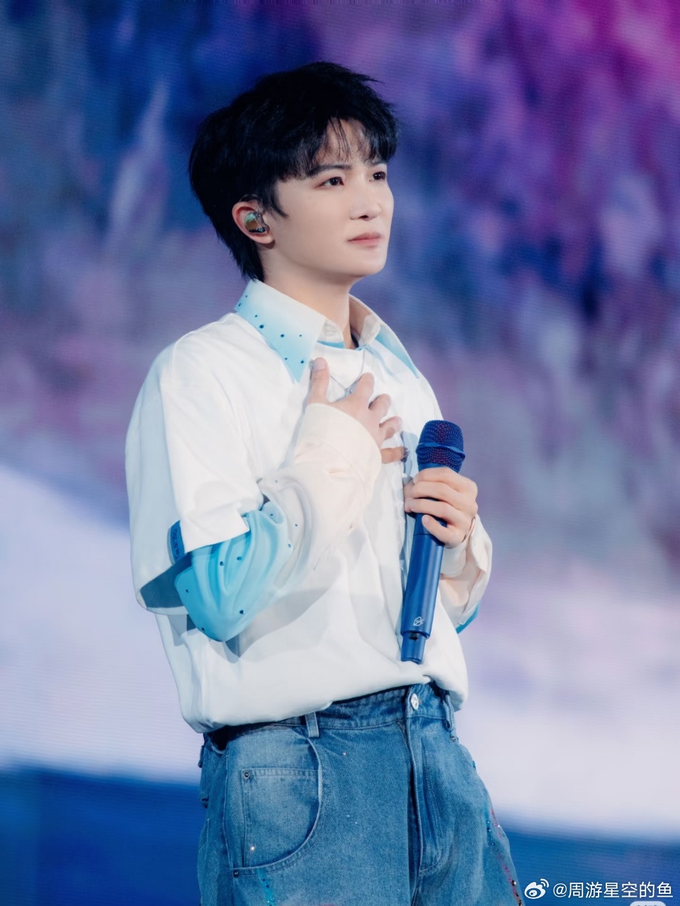 周深 微博之夜加速器[音乐]向全世界安利我担💙 走过四季，我们相伴春夏秋冬，听