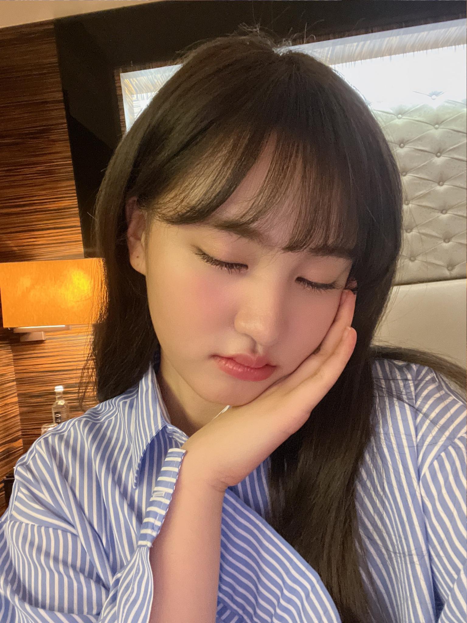 ive五团颜一 🌷ive五团一🐱liz 220515【补档twi更新】晚安?