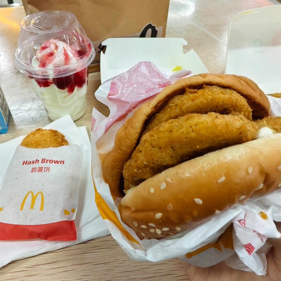 三四年前开始持续下跌的体重，短短一月已长胖五斤🤯 