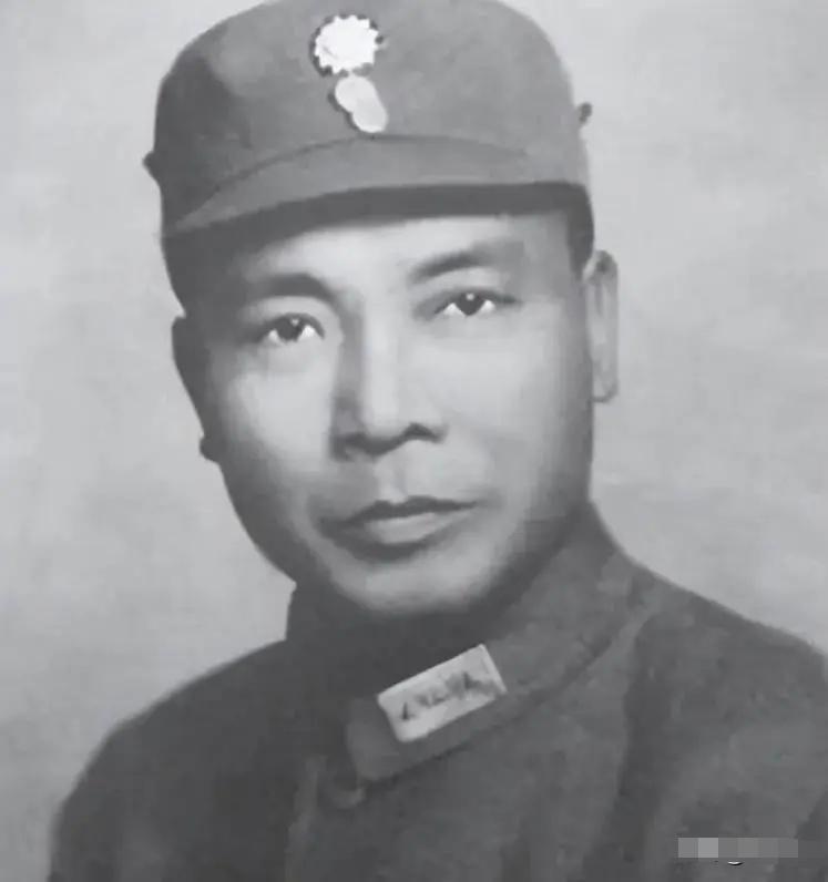 1949年汤恩伯撤离大陆时丢下原配马阿谦，无依无靠的她只能求助新政府，开口提出的