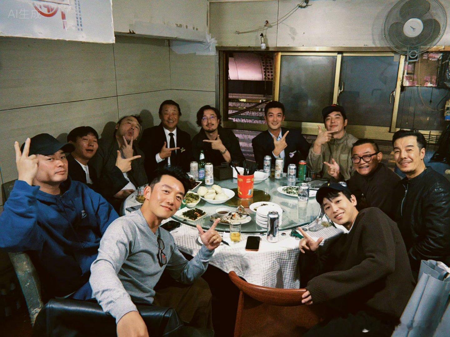 陈赫王传君金世佳同框释怀了，但是中间都还隔着人，就像人心………