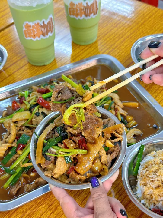 防城港|五一去企沙赶海可以吃这家爆炒生料！