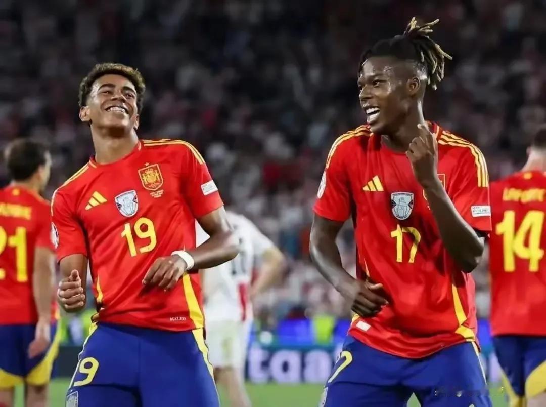 太牛掰了！西班牙2-1英格兰拿冠，这场竟然让我产生三大感概

1、西班牙队，一到