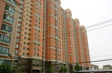 越卖不动越涨价？这楼市太魔幻了
 
实在搞不懂，现在房子明明没人买，为啥价格就是